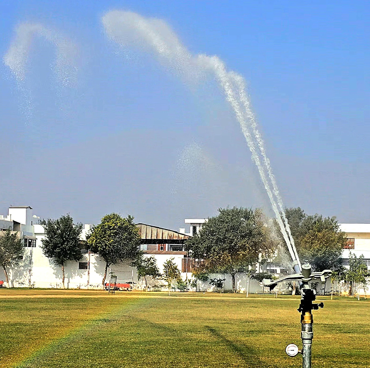 Automatic Flamingo 2 Inch Rain Gun With 4 Leg Double Lock Stand – 260 Ft Diameter Coverage | 3 Nozzle Agriculture Irrigation Rain Gun thumbnail